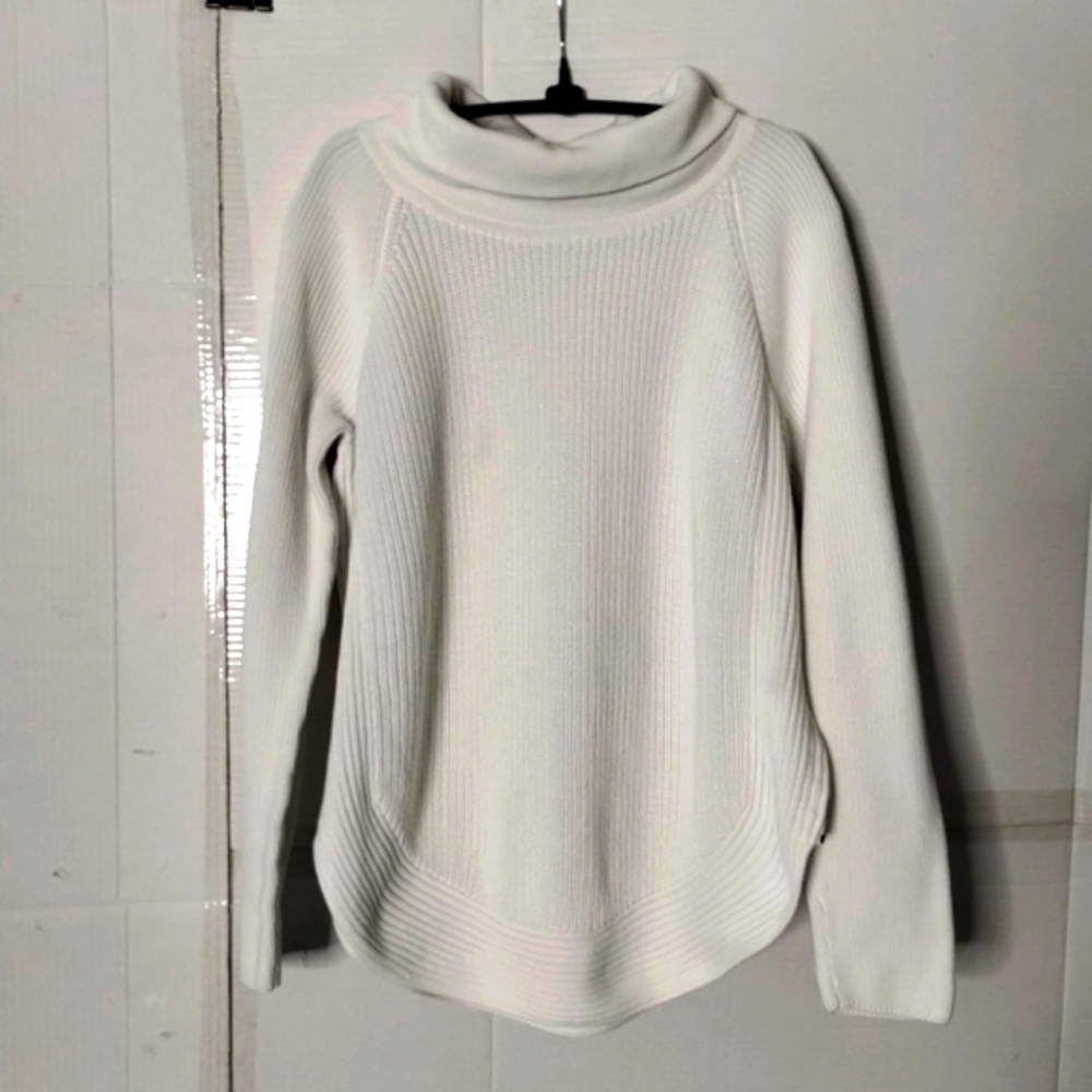 Vince White Knit Turtleneck Sweater SZ Small Oversized Chic Heavy Thick Cozy